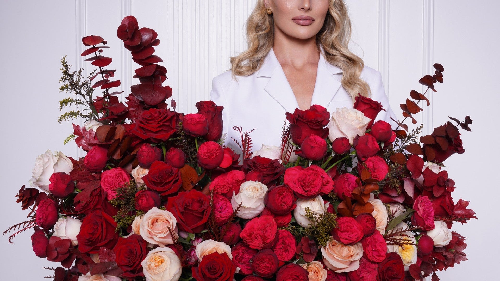 Corporate flower delivery Los Angeles — Ecoroses office arrangement for business