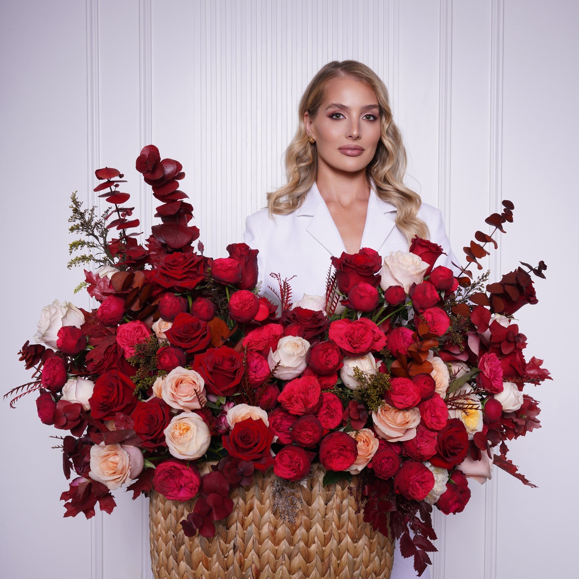 Corporate flower delivery Los Angeles — Ecoroses office arrangement for business
