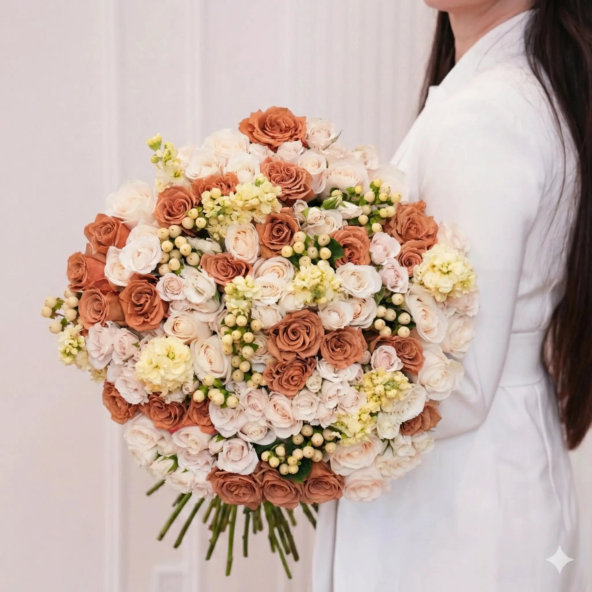 Mocha — toffee & cream roses bouquet, hand-tied by Ecoroses | flower delivery Los Angeles