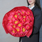 Lavinia luxury bouquet — 25 hot pink peonies in a romantic hand-tied arrangement | Ecoroses Los Angeles