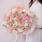 Amoura romantic signature bouquet — Ecoroses luxury flower delivery LA