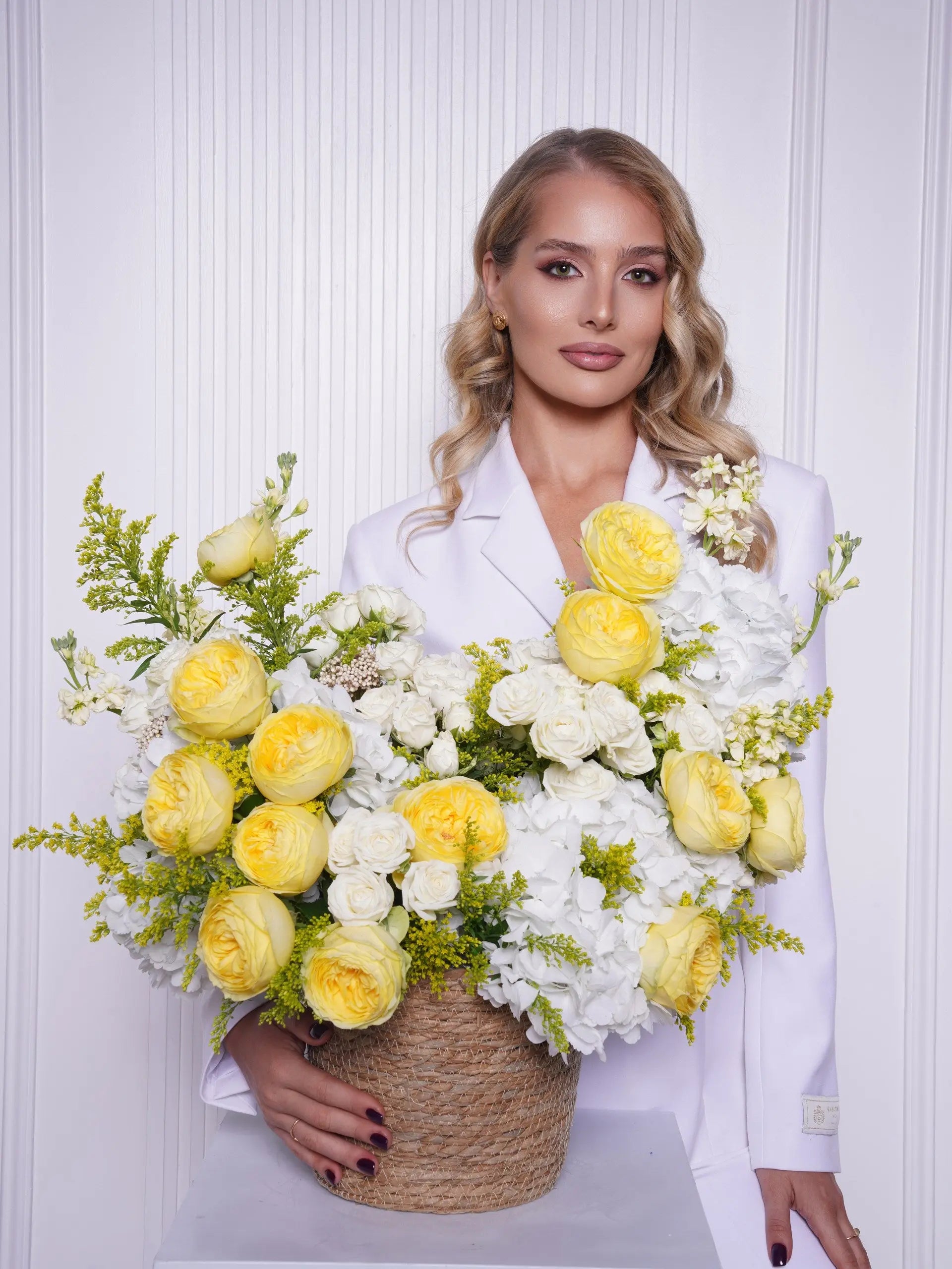 Lucetta — buttery yellow garden rose vase arrangement by Ecoroses | flower delivery Los Angeles